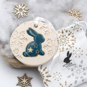 Diffuseur de parfum rond avec un lapin bleu vert édition de Noël Victoria Céramique